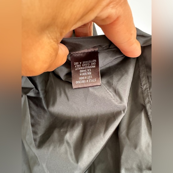 Tahari Lightweight Packable Travel Rain Coat - Size M - Picture 5 of 11